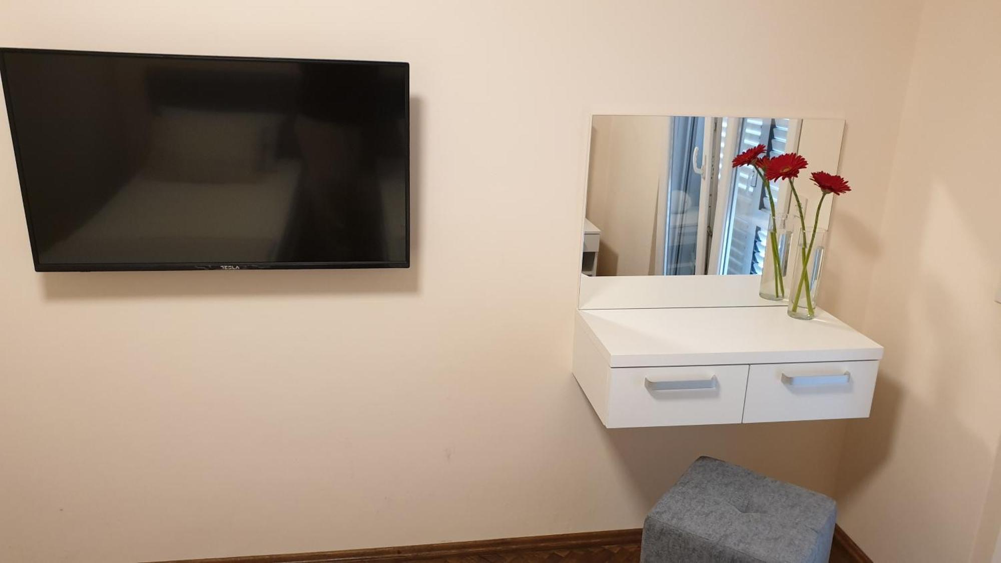 Apartments And Rooms With Parking Space Hvar - 15378 Hvar Town Quarto foto