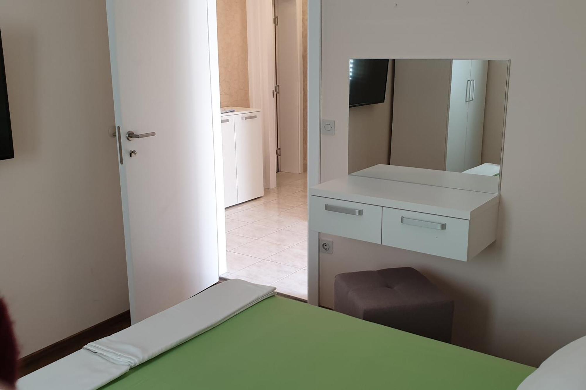Apartments And Rooms With Parking Space Hvar - 15378 Hvar Town Quarto foto